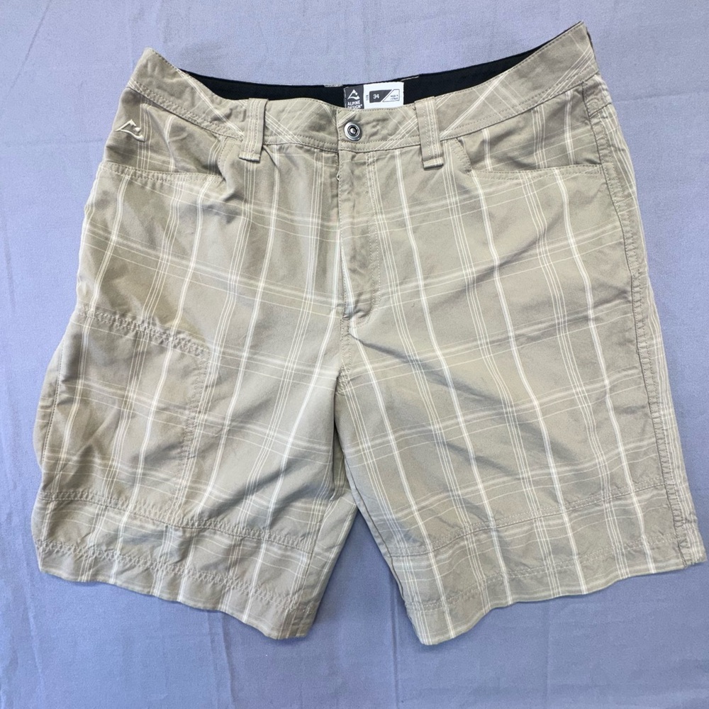 Alpine Design Khaki Plaid Men's Shorts - 5-10